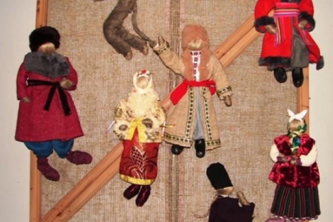 Майстриня з Рівненщини виготовляє унікальні ляльки-мотанки (ВІДЕО)