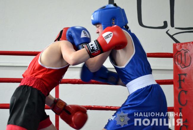Діти поліцейських Рівненщини здобули нагороди на боксерських змаганнях (ФОТО)