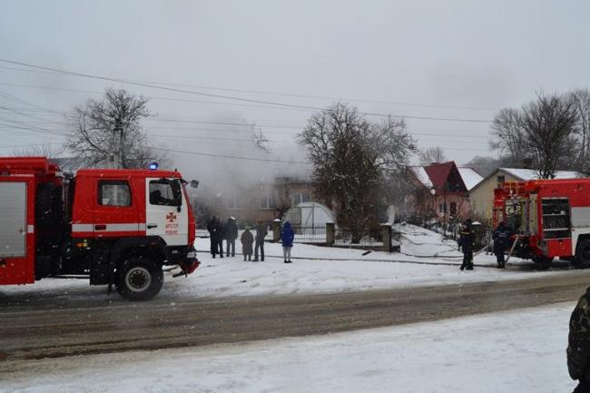 На Рівненщині 10 пожежників гасили житловий будинок (ФОТО)