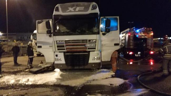 На Рівненщині рятувальники гасили вантажівку: водій отримав опіки