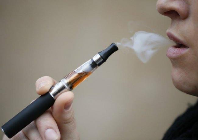 Рівнянам на замітку: куріння електронних сигарет може викликати інсульт?