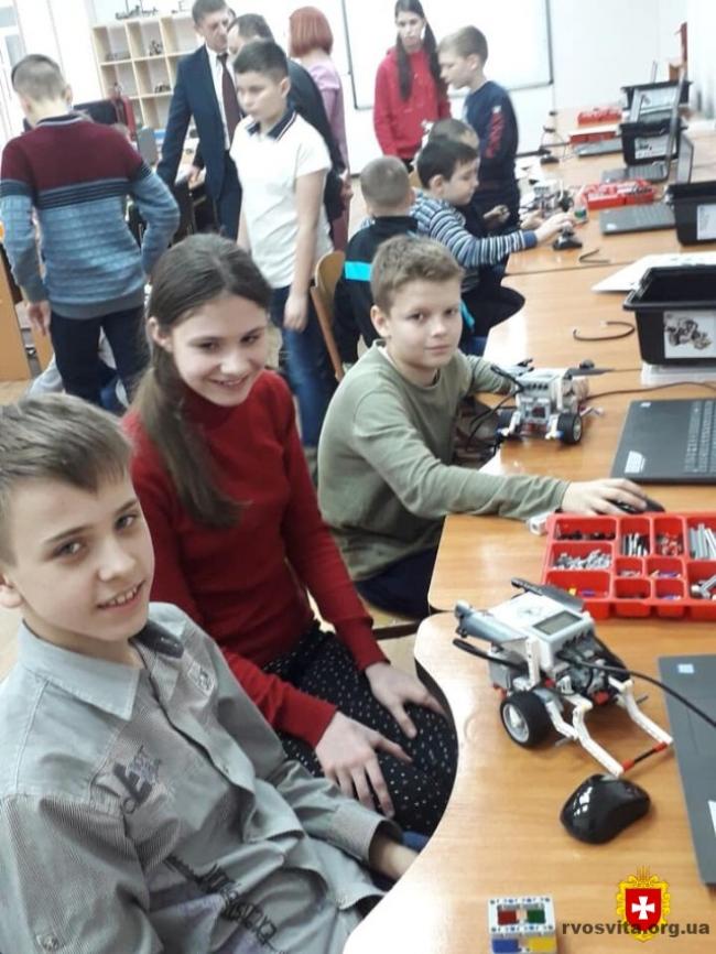 У школі на Рівненщині працюватиме кабінет роботехніки (ФОТО)