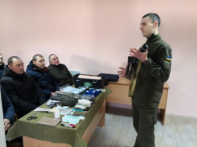 Вчителі Рівнещини покращували навички бойової підготовки (ФОТО)