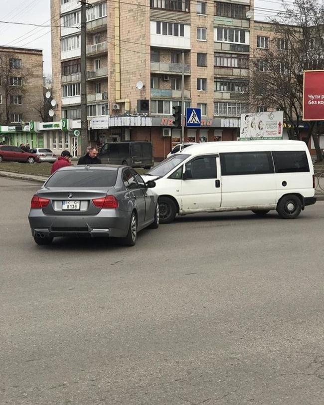 У Рівному на Гагаріна - ДТП (ФОТОФАКТ)