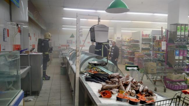 У Рівному в супермаркеті спалахнула олія (ФОТО+ВІДЕО)