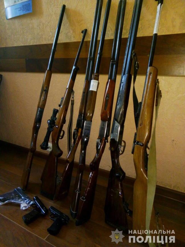 Мешканці Рівненщини добровільно здали майже 200 одиниць зброї
