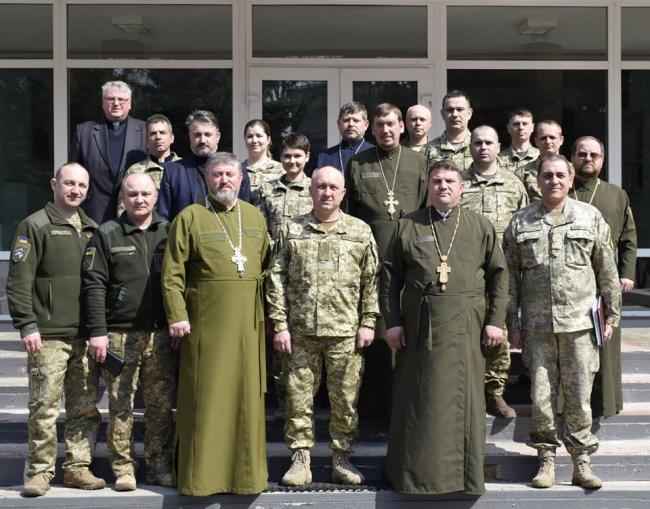 На Рівнещині капелани військових частин зустрілися із генерал-лейтенантом (ФОТО)