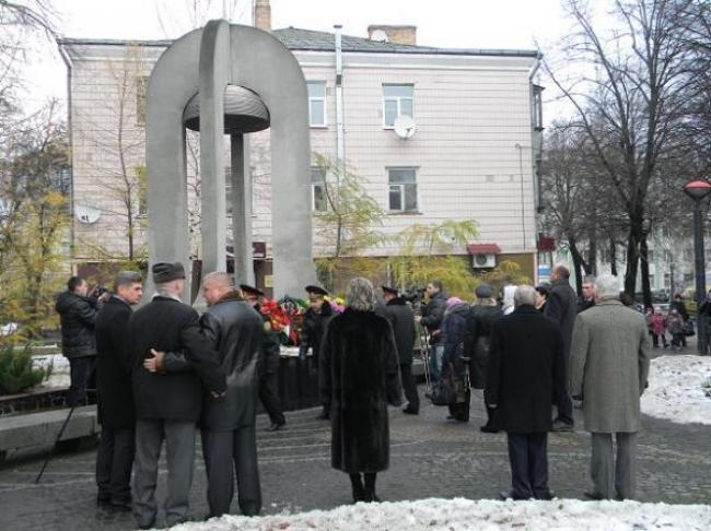 У Рівному відбудуться заходи до вшанування жертв Чорнобильської катастрофи