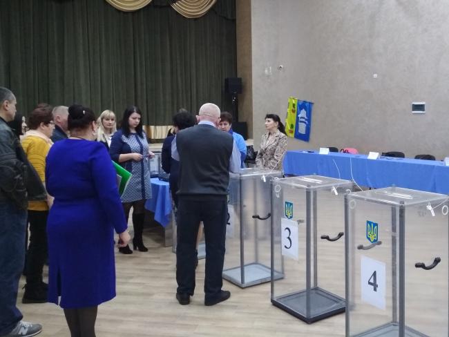 Менше половини виборців вже проголосувало на Рівненщині