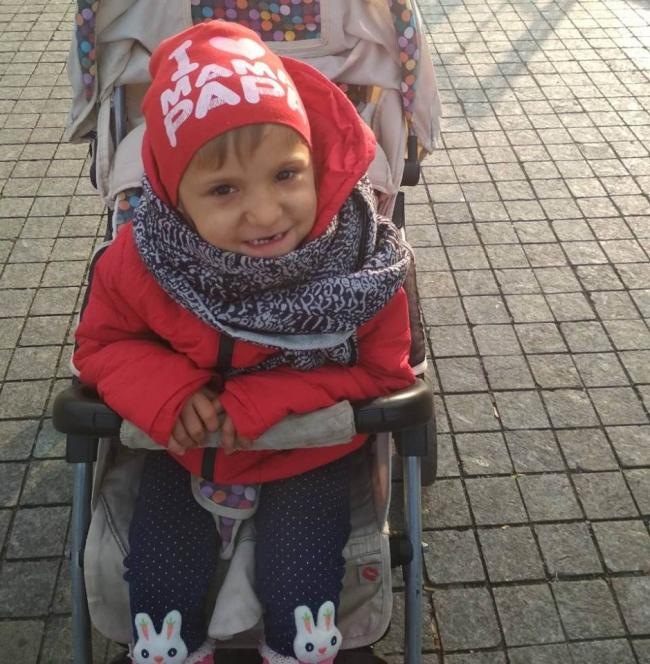 Маленька Анюта з Рівненщини потребує лікування від епілепсії