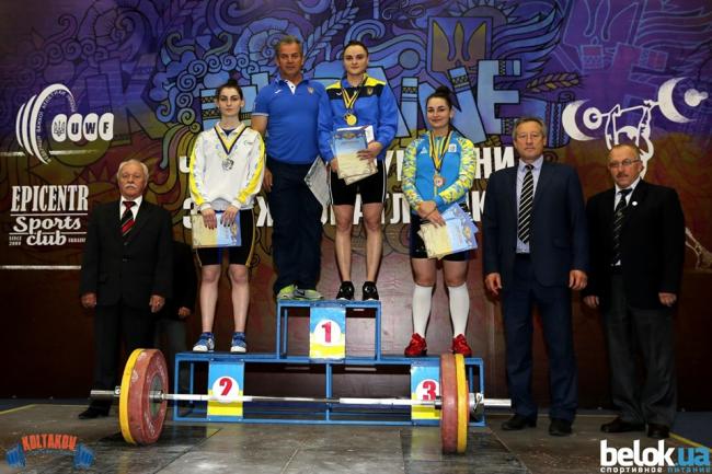 Важкоатлетки з Рівненщини вибороли "золото" та "бронзу" на Чемпіонаті України