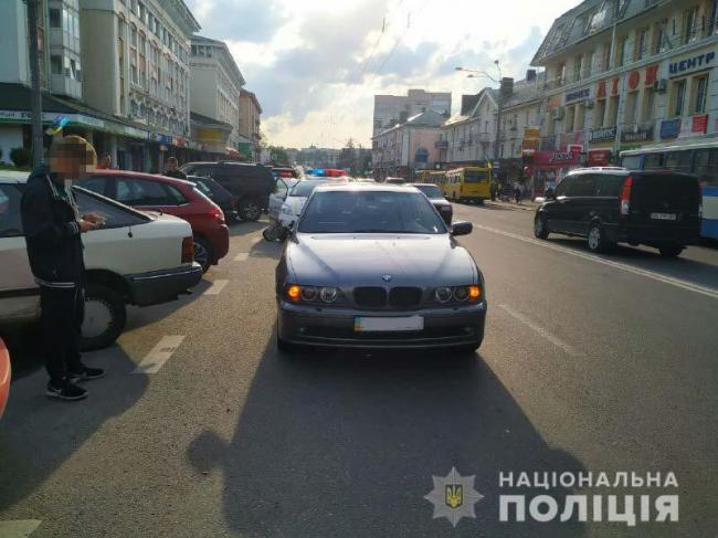 Вчора в центрі Рівного неповнолітній водій авто переїхав чоловіка напідпитку (ФОТО)