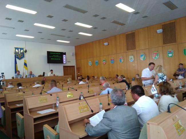 Депутати Рівнеоблради хочуть, аби грамотою Верховної Ради нагородили сільського голову