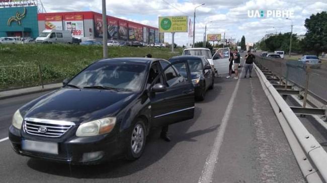 На Макарова в Рівному сталася потрійна ДТП за участі нетверезого водія