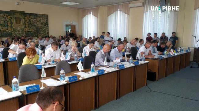 Рівненські депутати не проголосували за звернення щодо звільнення Міністра МВС України