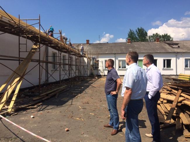 У школі на Рівненщині ремонтують дах