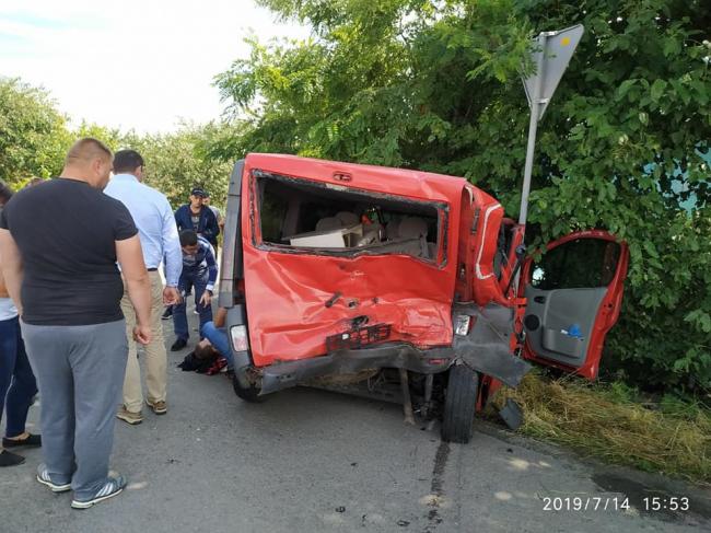 Неподалік Рівного трапилась ДТП із постраждалими