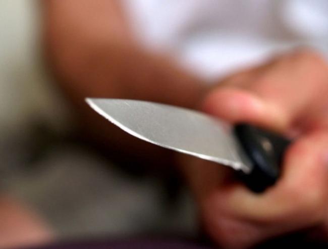 Ударила кухонним ножем: на Рівненщині під час сварки жінка поранила чоловіка