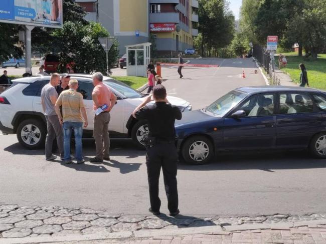 Біля автовокзалу в Рівному сталася ДТП (фотофакт) 