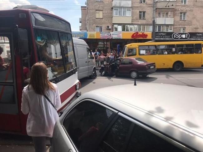 На Соборній у Рівному трапилась ДТП