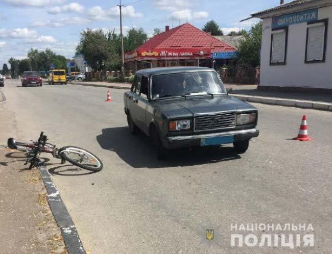 Працівник поліції на службовому авто наїхав на велосипедиста на Рівненщині