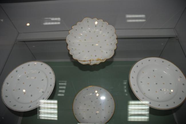 У музеї в Рівному можна побачити виставку старої порцеляни