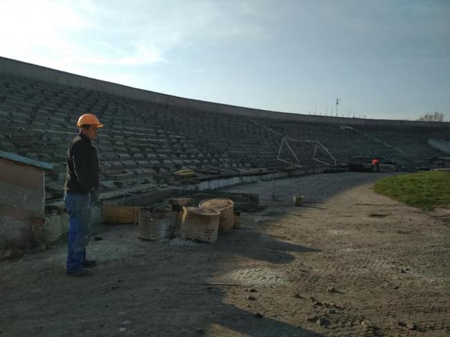 Як нині виглядає будівництво стадіону "Авангард" у Рівному? (ФОТОРЕПОРТАЖ)