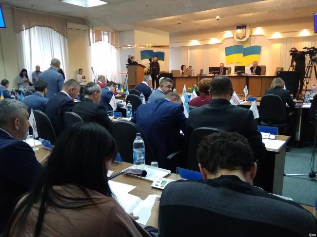 Депутати міськради Рівного зібрались на пленарне засідання