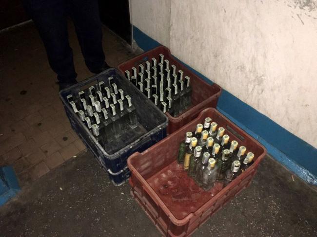 Поцупив майже 200 пляшок горілки: у Вараші за крадіжку затримали чоловіка