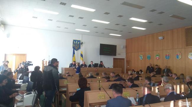 У Рівному депутати обласної ради зібрались на сесію