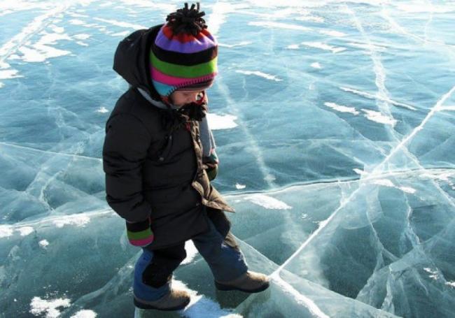 Без потреби на лід не виходьте: пам`ятка для жителів Рівненщини, аби вберегтись від нещасних випадків