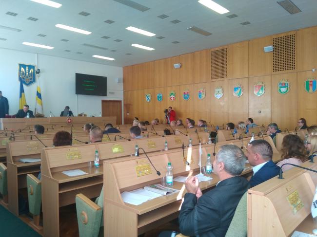 Депутати Рівнеоблради розпочали пленарне засідання із хвилини мовчання