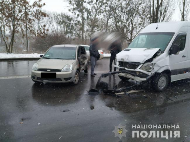 У Рівному на Макарова зіткнулися автомобілі: є потерпілі