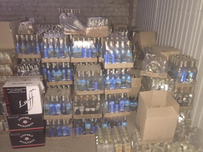 Фальсифікований алкоголь: на Рівненщині зі складу вилучили товари вартістю понад 1,8 млн грн