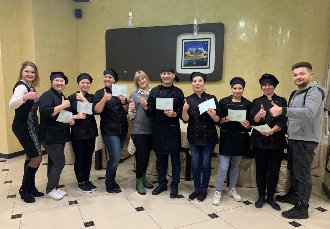На Рівненщині атестували кухарів-початківців