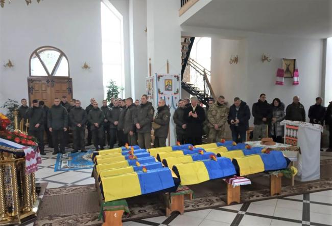 На Рівненщині відспівали воїнів УПА, братську могилу яких знайшли у листопаді (ФОТО)