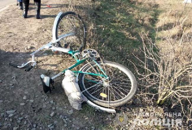 У Березному збили велосипедиста: чоловік - у лікарні