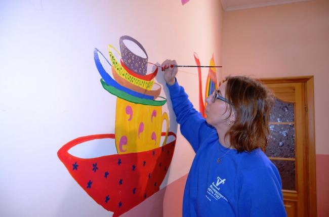 Волонтери розмалювали стіни в навчально-реабілітаційному центрі на Рівненщині (ФОТО)