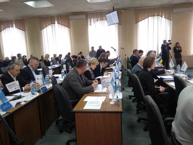 Депутати міськради Рівного зібрались на друге пленарне засідання