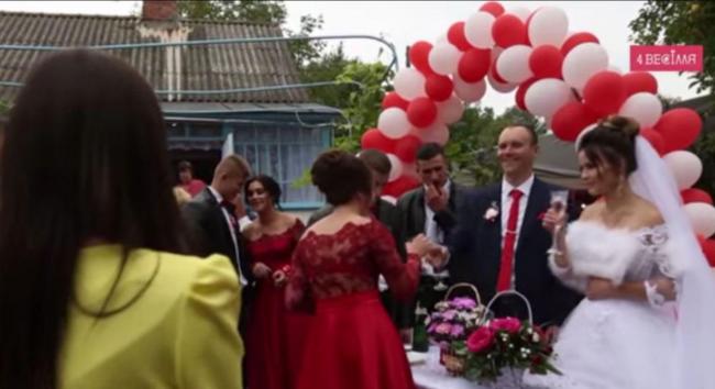 Гулянка на все село: пара з Рівненщини взяла участь у популярному телешоу "4 весілля" (ВІДЕО)