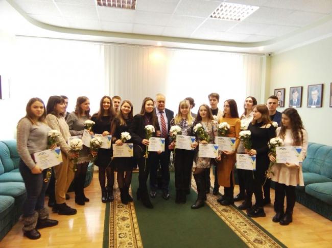 Міський голова нагородив студентів рівненських вишів: перелік стипендіатів 