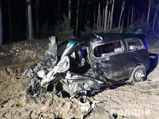 На Рівненщині - смертельна ДТП: зіткнулося 4 автомобілі, а винуватець втік (ФОТО+ВІДЕО)