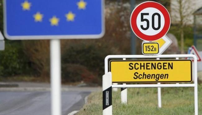 Коли та як країни ЄС планують відкрити свої кордони для туристів