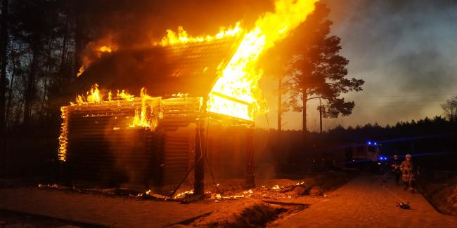 На Рівненщині згоріла частина готельно-ресторанного комплексу (ФОТО+ВІДЕО)