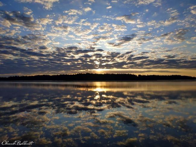 Неймовірний схід сонця на Рівненщині (фотофакт)