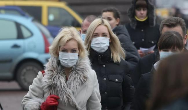 Обов`язково в масках і лише по двоє: на Рівненщині - нові правила перебування на вулицях