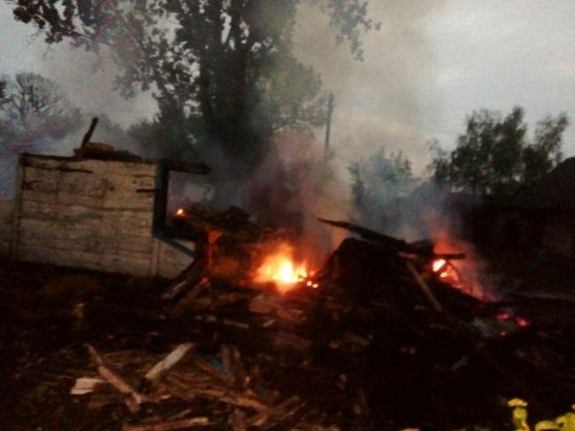 У Рівненській області вогонь знищив житловий будинок (ФОТО)