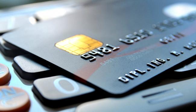 Що варто знати жителям Рівненщини про банківські картки, аби не стати жертвами шахраїв?