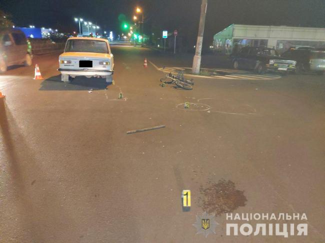 Їхав п`яний: на Рівненщині легковик збив нетверезого велосипедиста