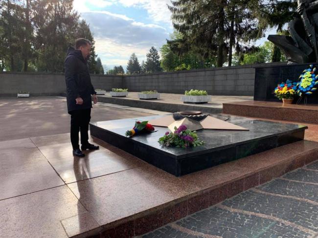 У Рівному народний депутат вшанував пам`ять загиблих у Другій світовій війні